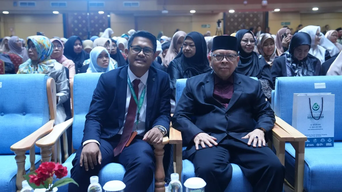 Perwakilan LAZNAS Saya Peduli bersama tamu undangan menghadiri rangkaian Wisuda Tahfidz Al-Qur'an ke-16.