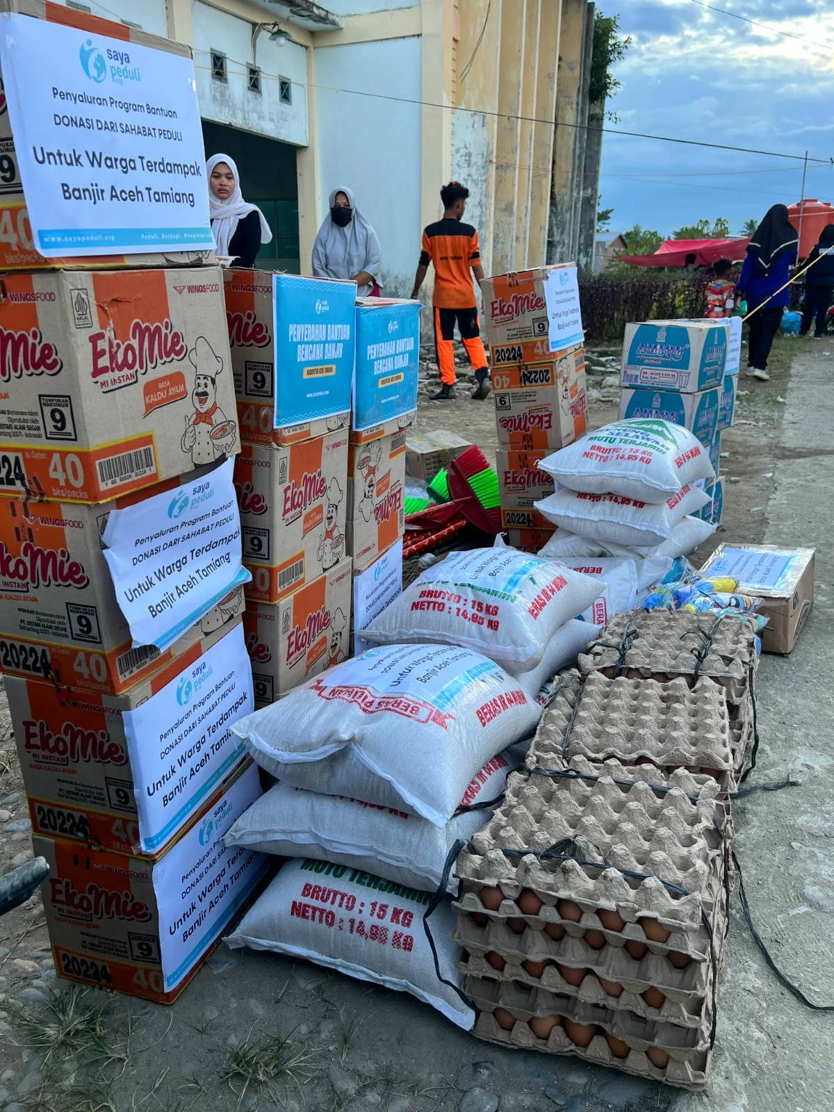 Foto 12 dari album Bantuan Banjir Aceh 2025