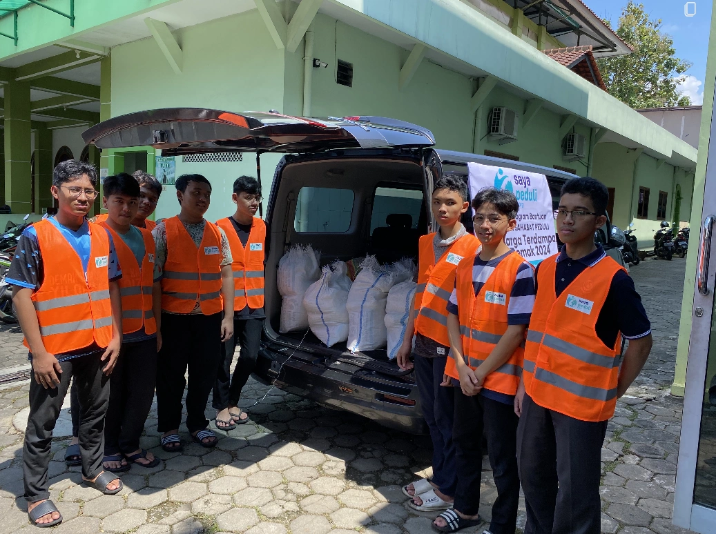Foto 2 dari album Bantuan Banjir Demak 2024