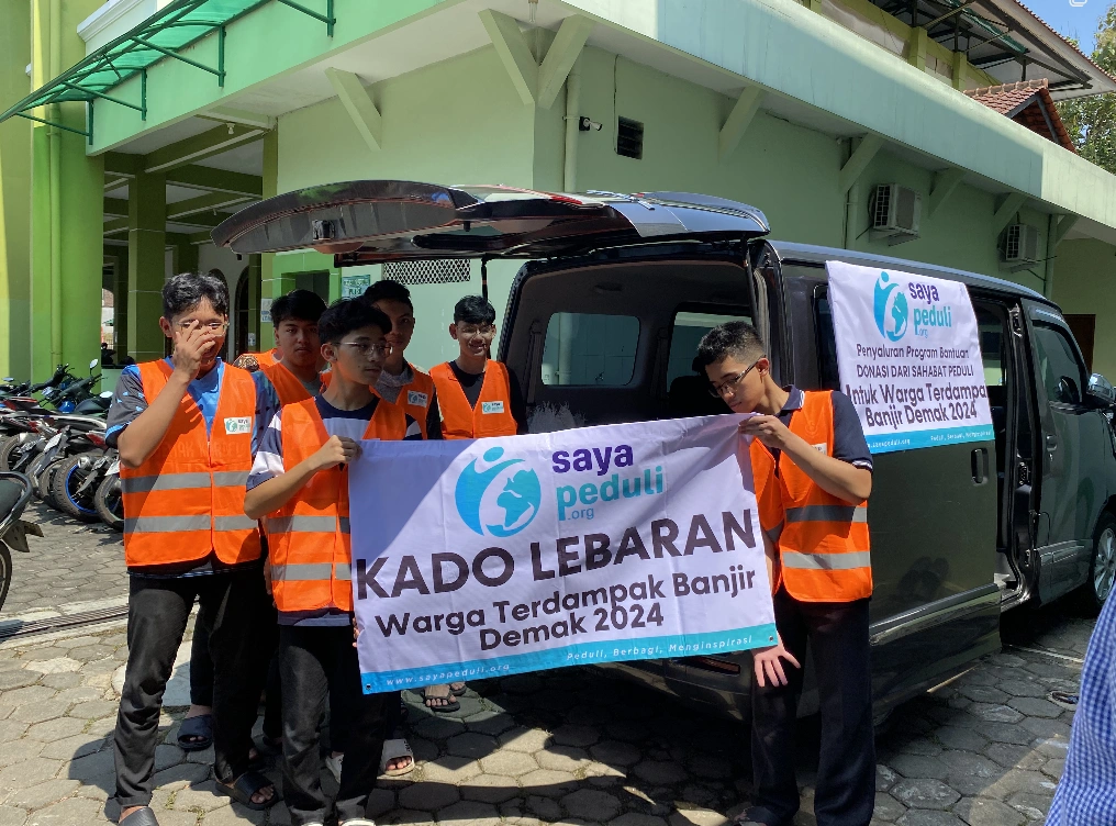 Foto 3 dari album Bantuan Banjir Demak 2024