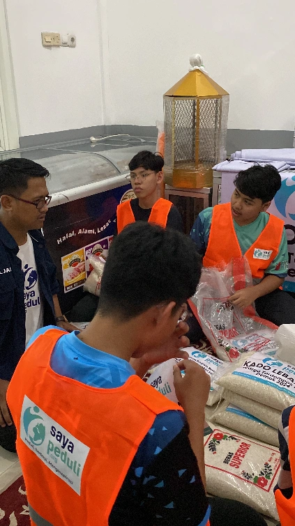 Foto 9 dari album Bantuan Banjir Demak 2024