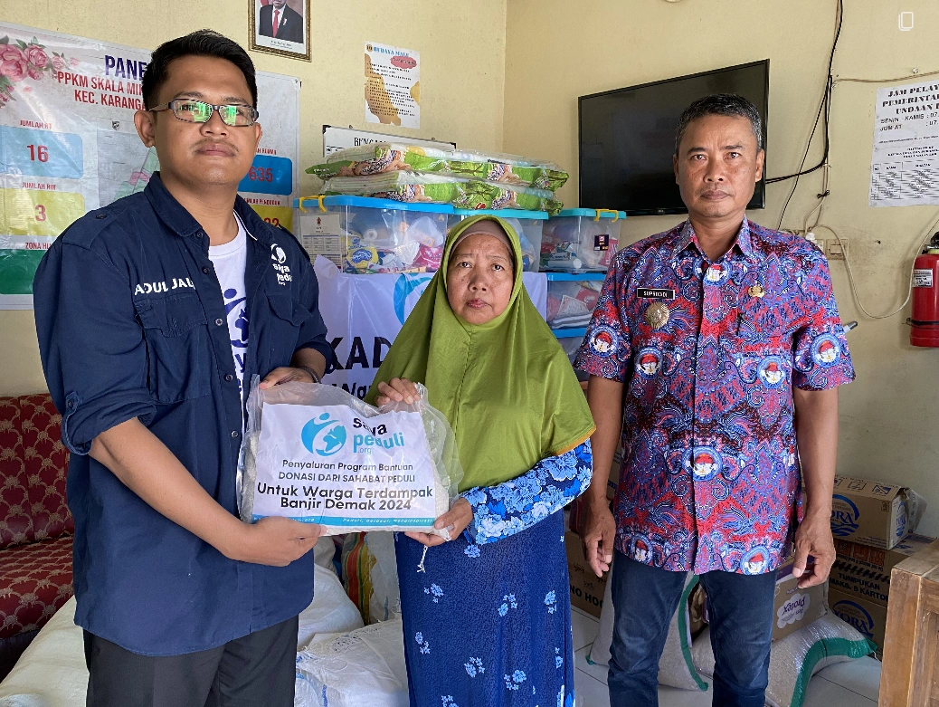 Foto 11 dari album Bantuan Banjir Demak 2024