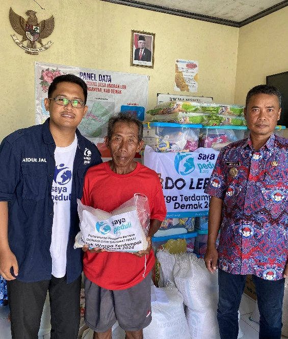 Foto 16 dari album Bantuan Banjir Demak 2024