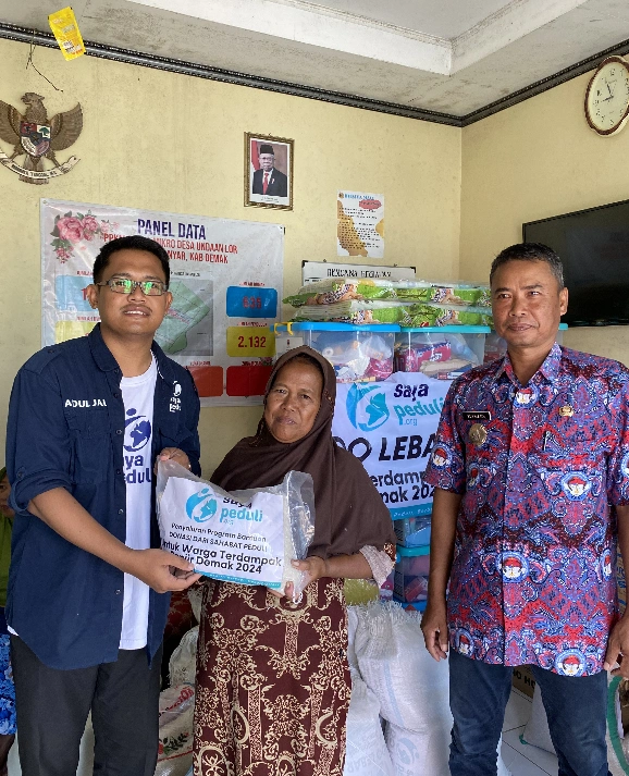 Foto 17 dari album Bantuan Banjir Demak 2024