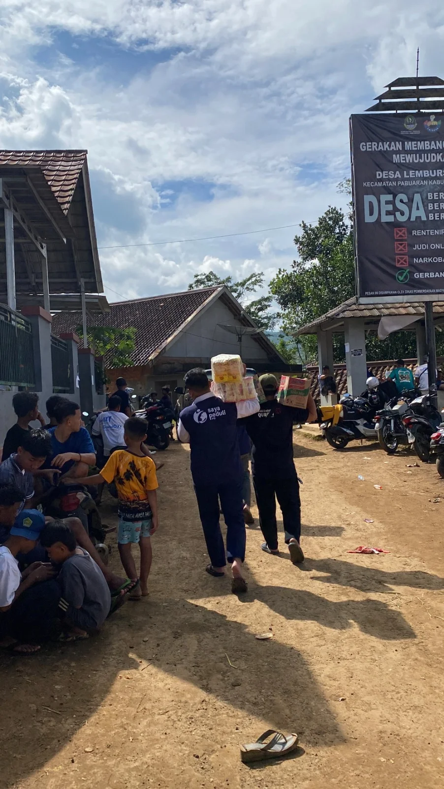 Foto 14 dari album Bantuan Banjir Sukabumi 2024