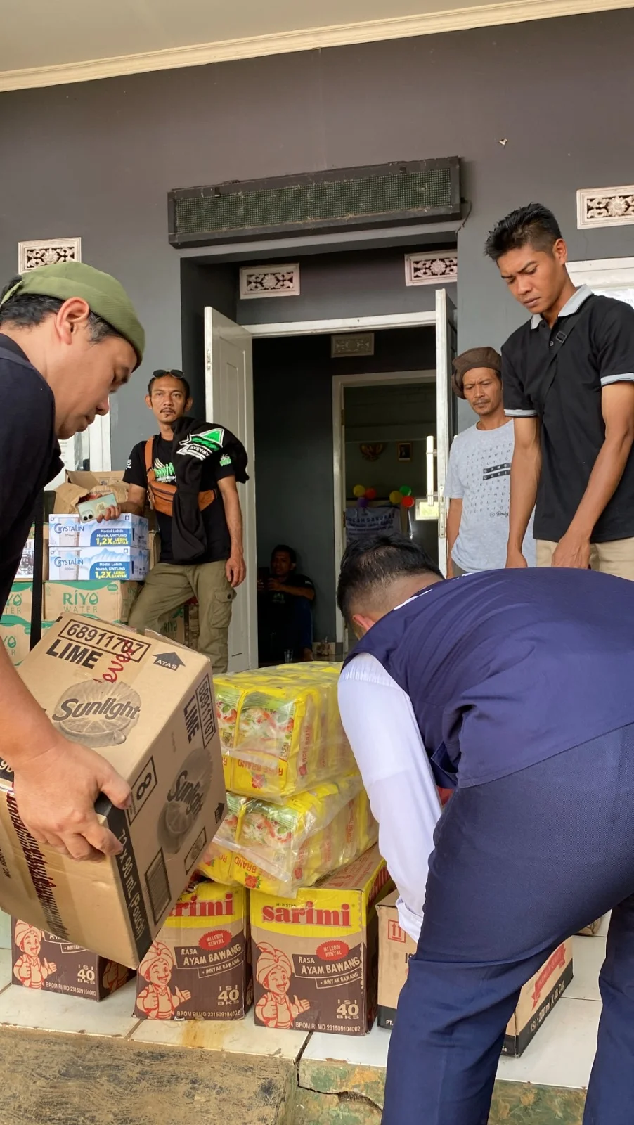 Foto 17 dari album Bantuan Banjir Sukabumi 2024