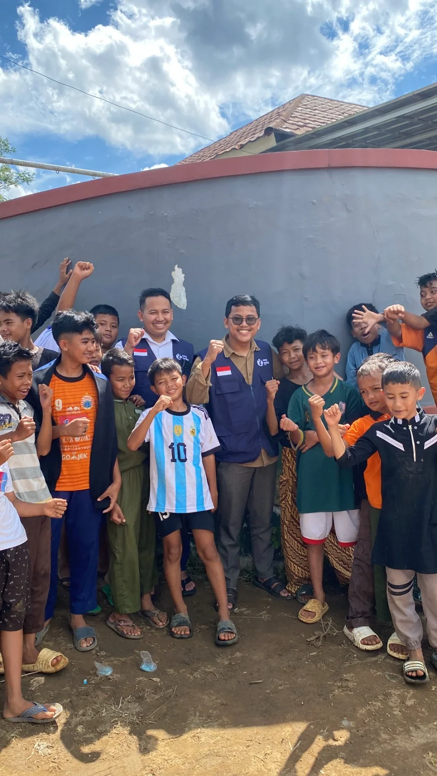 Foto 1 dari album Bantuan Banjir Sukabumi 2025