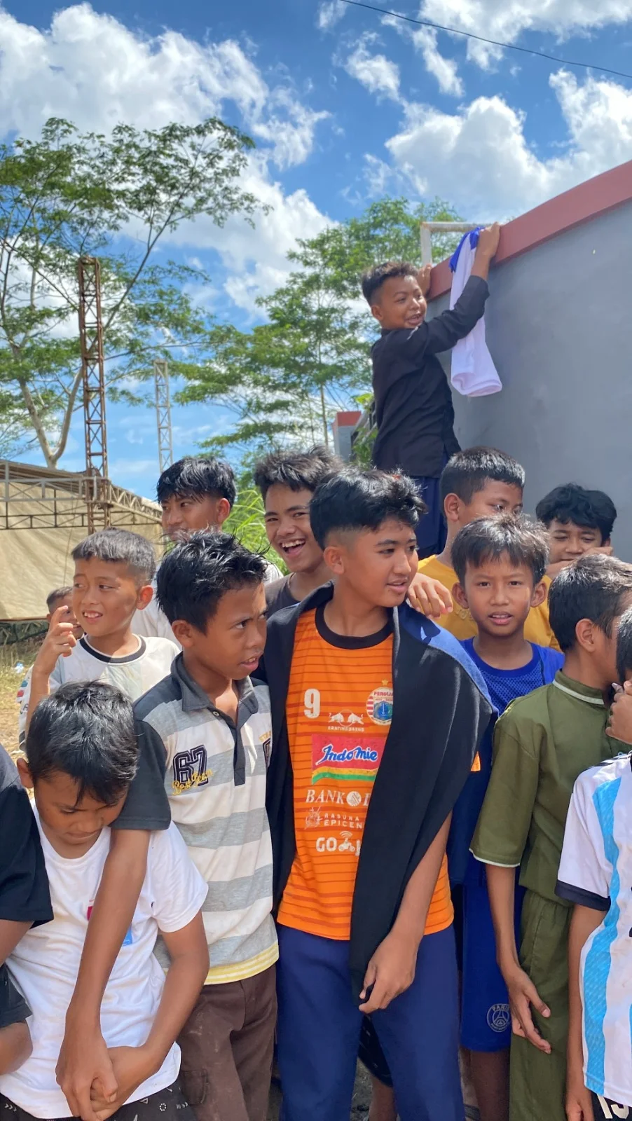 Foto 3 dari album Bantuan Banjir Sukabumi 2025