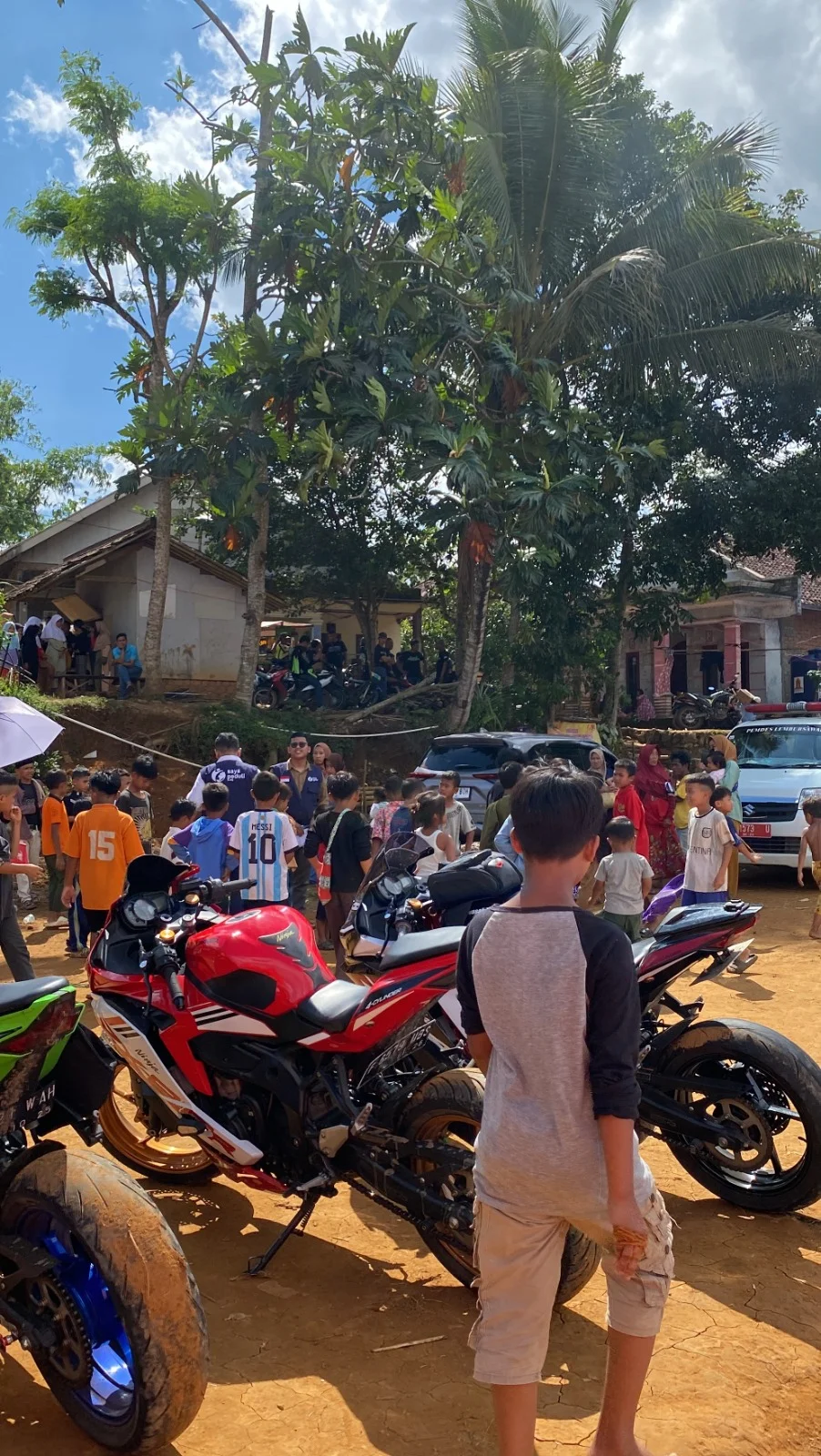 Foto 9 dari album Bantuan Banjir Sukabumi 2025