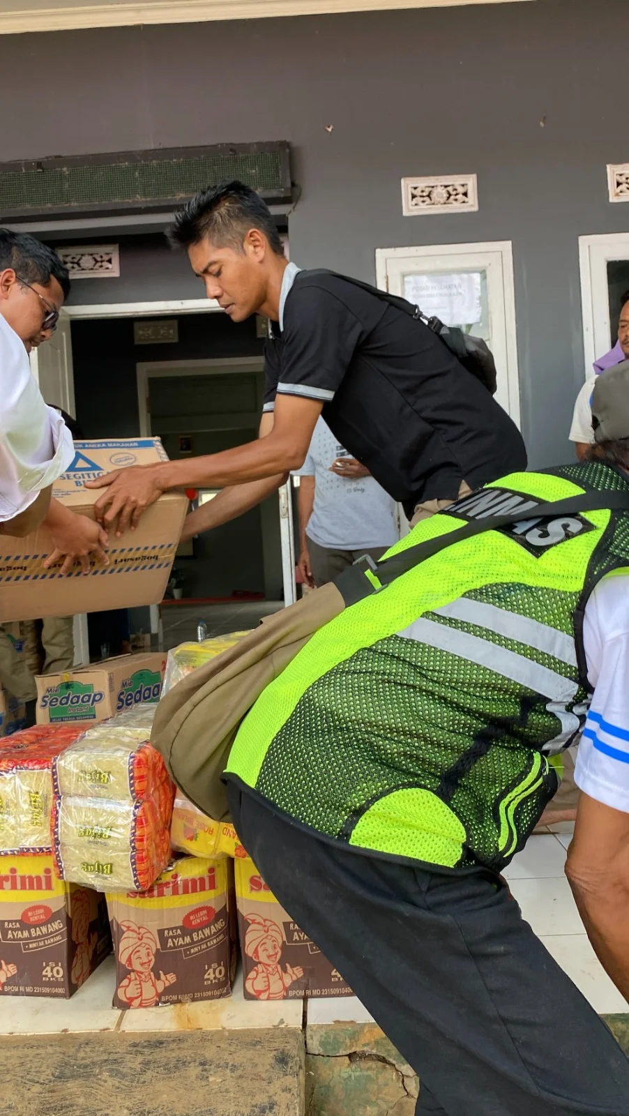 Foto 16 dari album Bantuan Banjir Sukabumi 2025