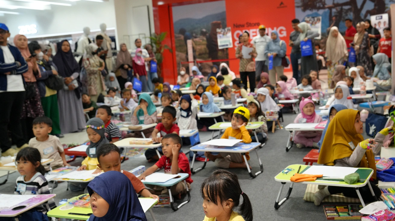 Foto 5 dari album Lomba Mewarnai 2025