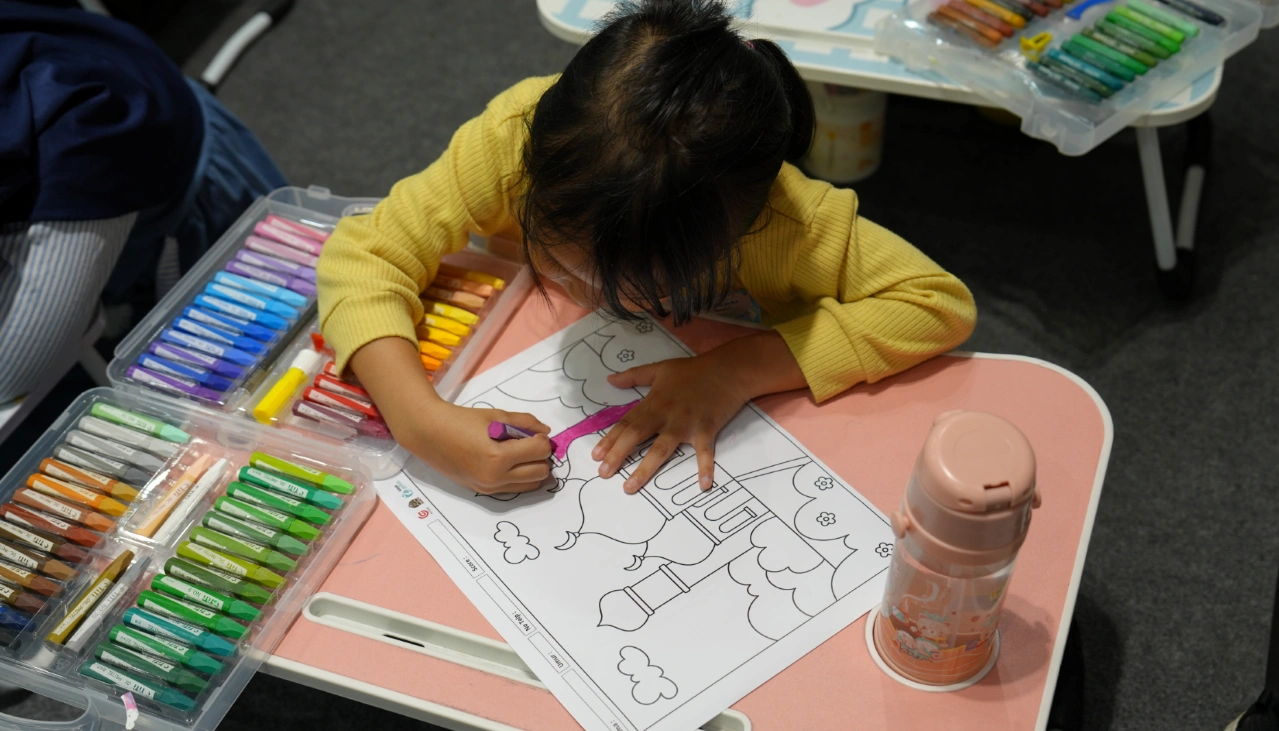 Foto 8 dari album Lomba Mewarnai 2025