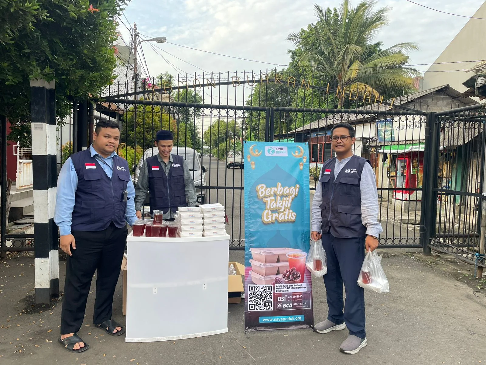 Foto 4 dari album Pembagian Takjil 2025