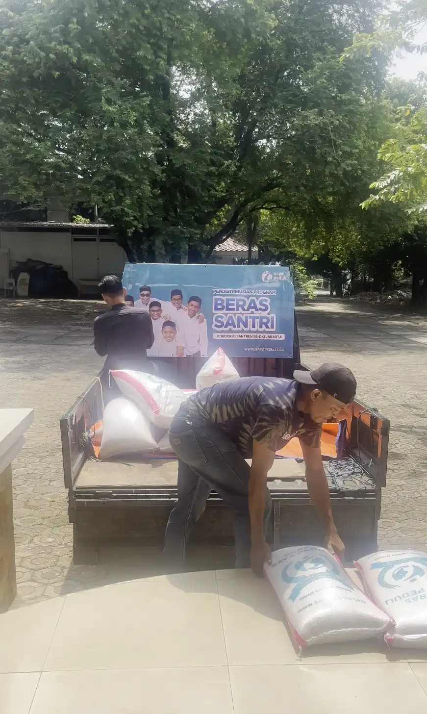 Foto 10 dari album Pendistribusian Beras ke Seluruh Pesantren di DKI Jakarta Tahun 2024