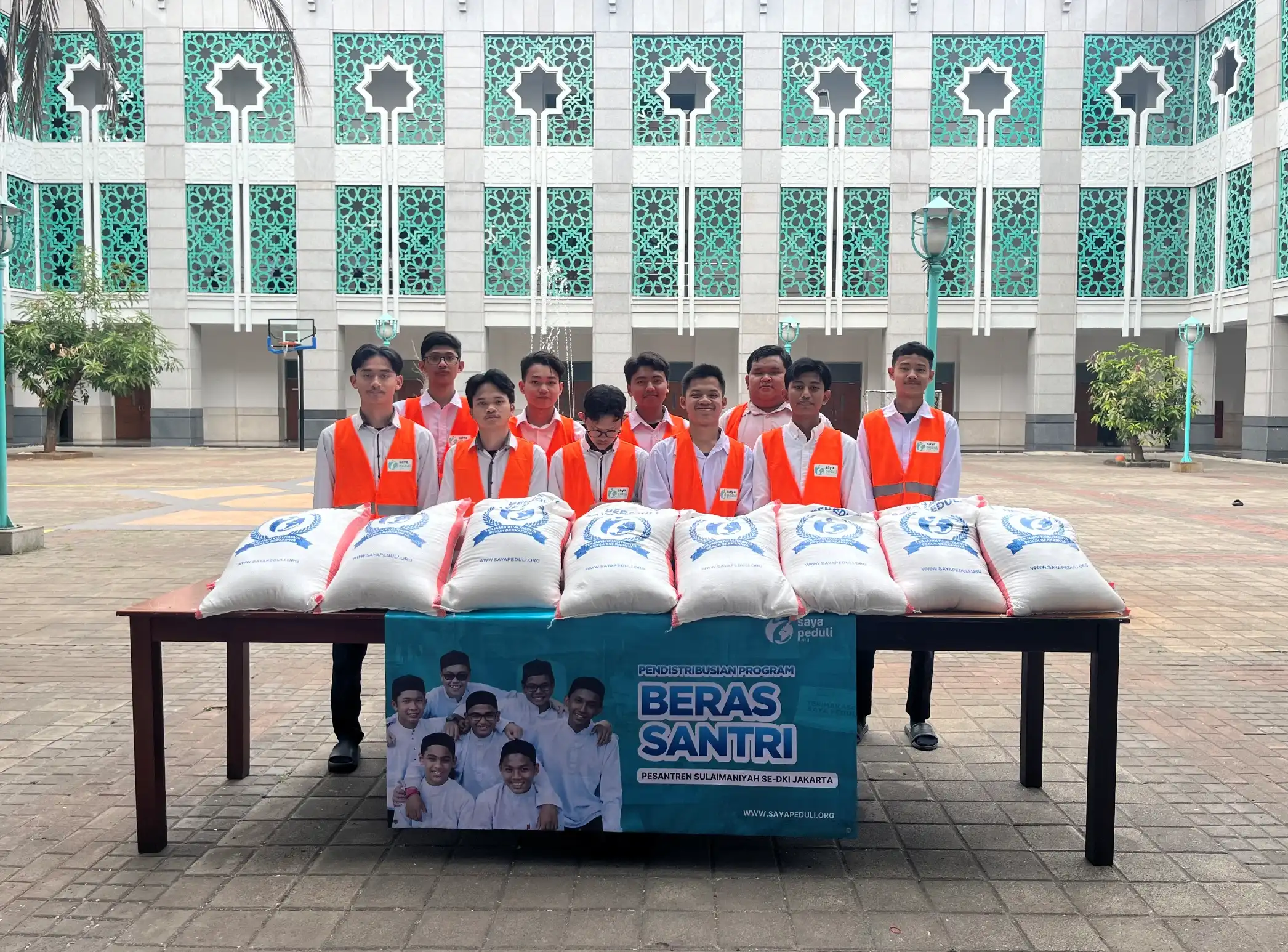 Foto 29 dari album Pendistribusian Beras ke Seluruh Pesantren di DKI Jakarta Tahun 2024
