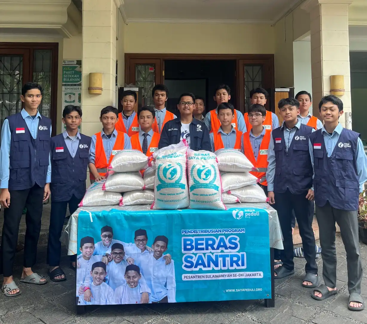 Foto 36 dari album Pendistribusian Beras ke Seluruh Pesantren di DKI Jakarta Tahun 2024