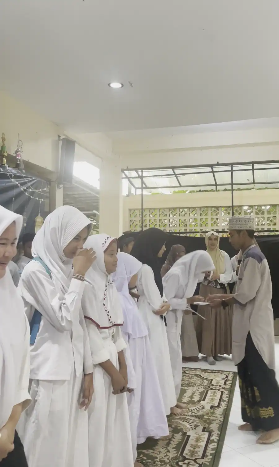 Foto 7 dari album Santunan Anak Yatim Ramadhan 2024